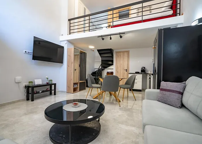 Lex & Lux 3-Levels Maisonette