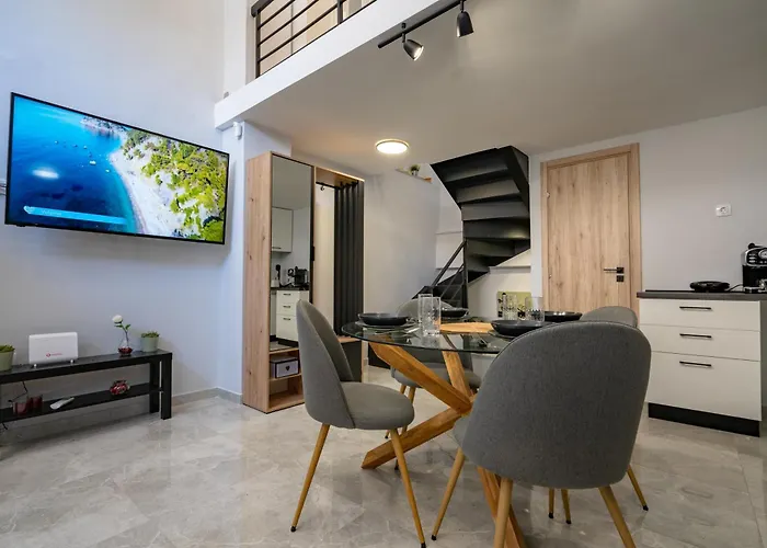 Lex & Lux 3-Levels Maisonette